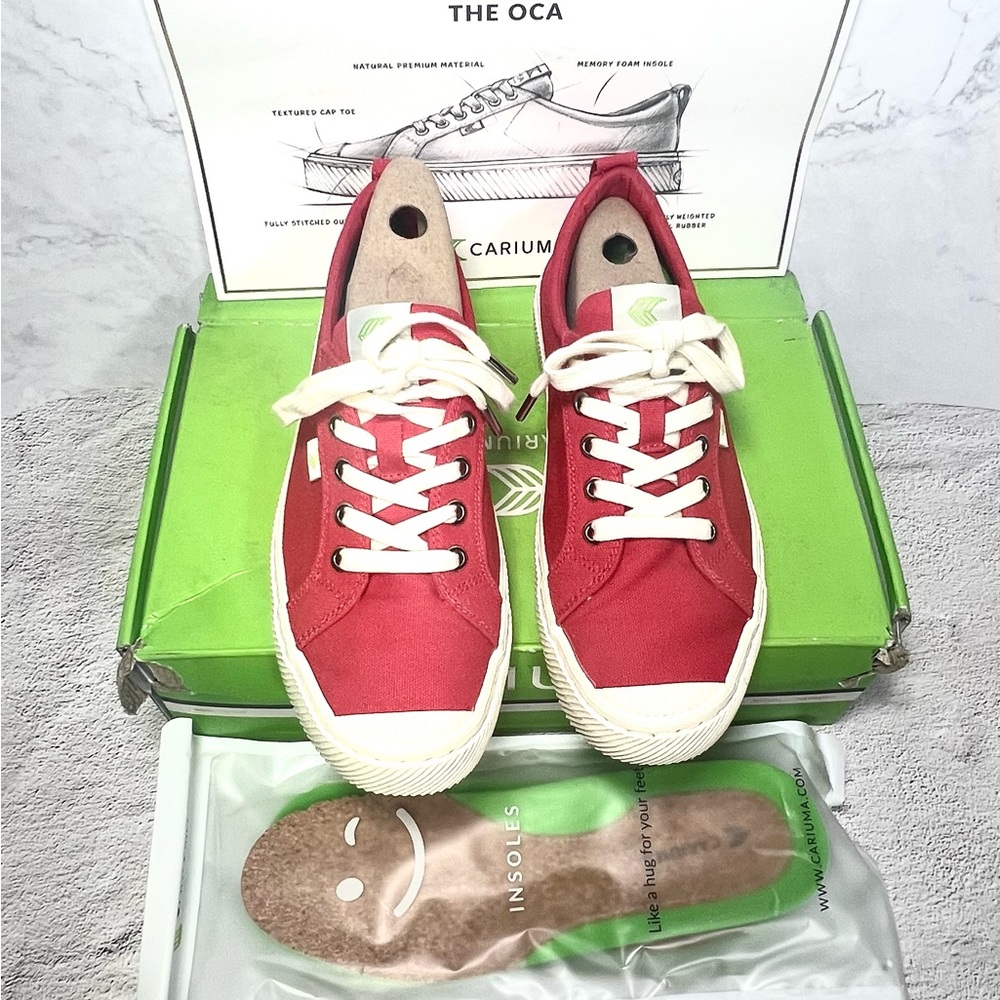 Cariuma Ica Low Canvas Sneakers Size 8.5 Women/7 Men Red Pre-Owned